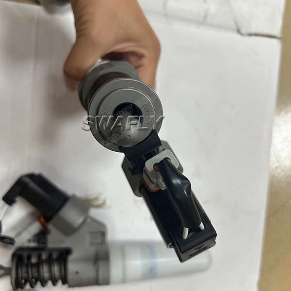 Cummins 4903472 Fuel Injector