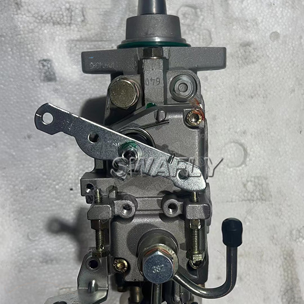 ISUZU 4JG2 fuel injection pump 104646-505