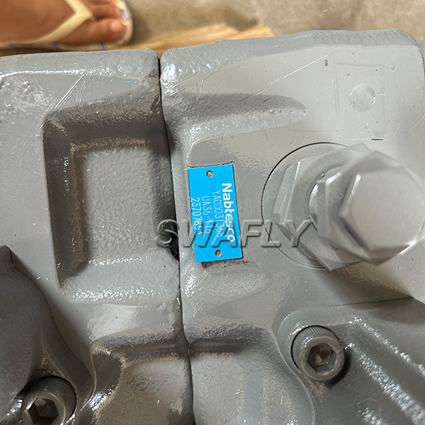Hitachi YA00031368 main control valve