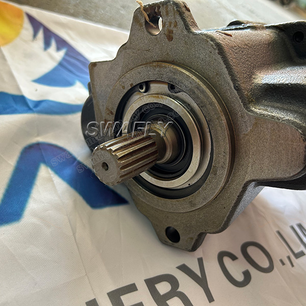HItachi Genuine New 4699615 Gear Pump
