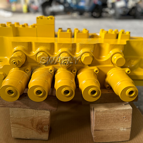 Komatsu PC2000-8 Main Control Valve 708-1A-11100